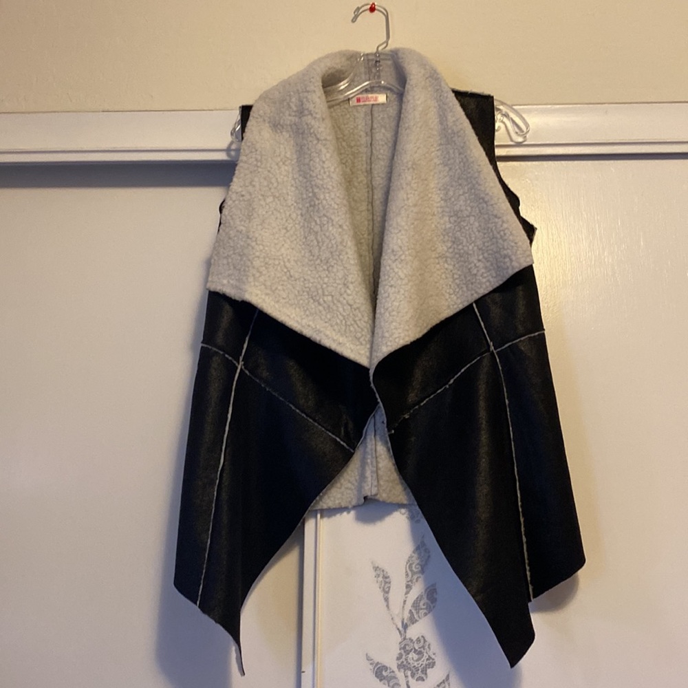 Uec vest. Size M